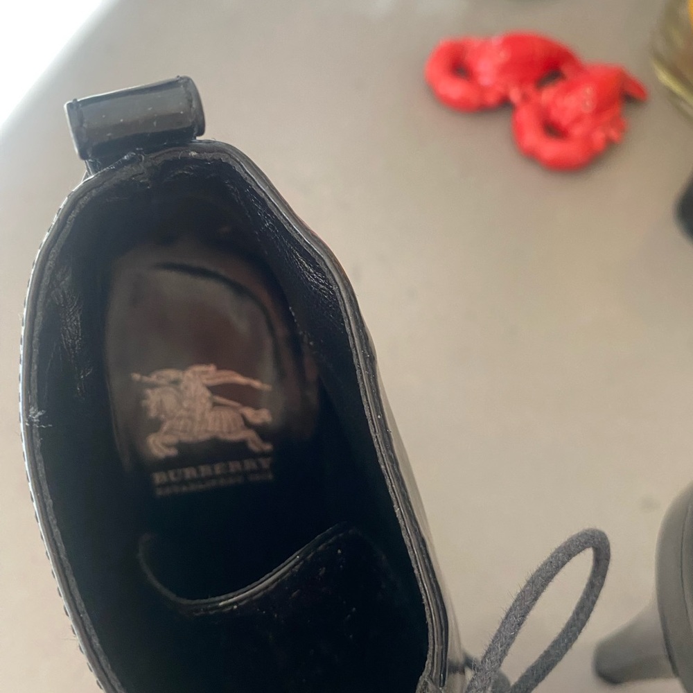 Burberry boots - Picture 3 of 11